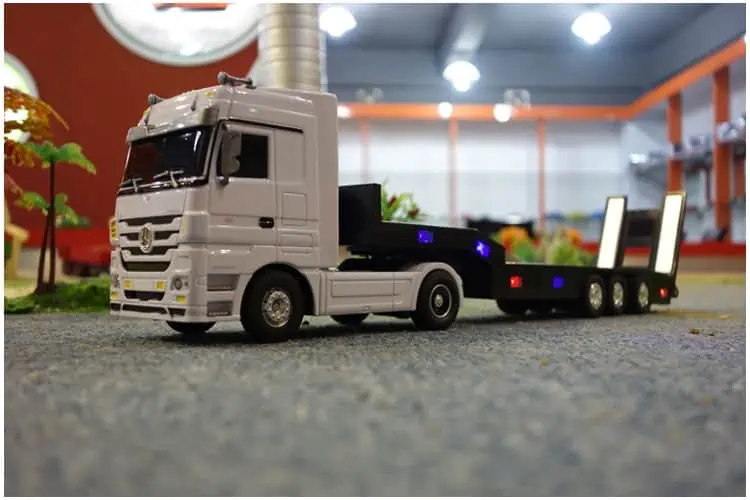 Camion Radiocommandé 1/32 – Image 2