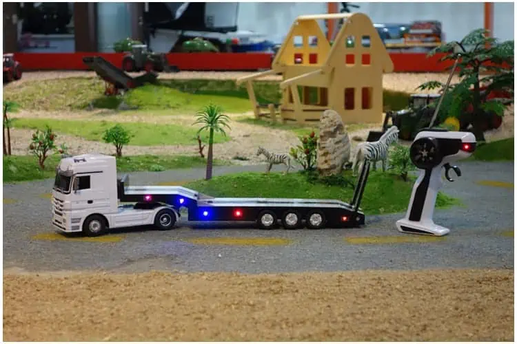 Camion Radiocommandé 1/32 – Image 4